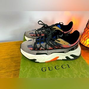 Used men sneakers no box